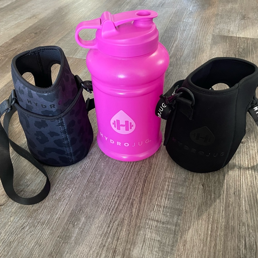Pink hydro jug with two sleeves